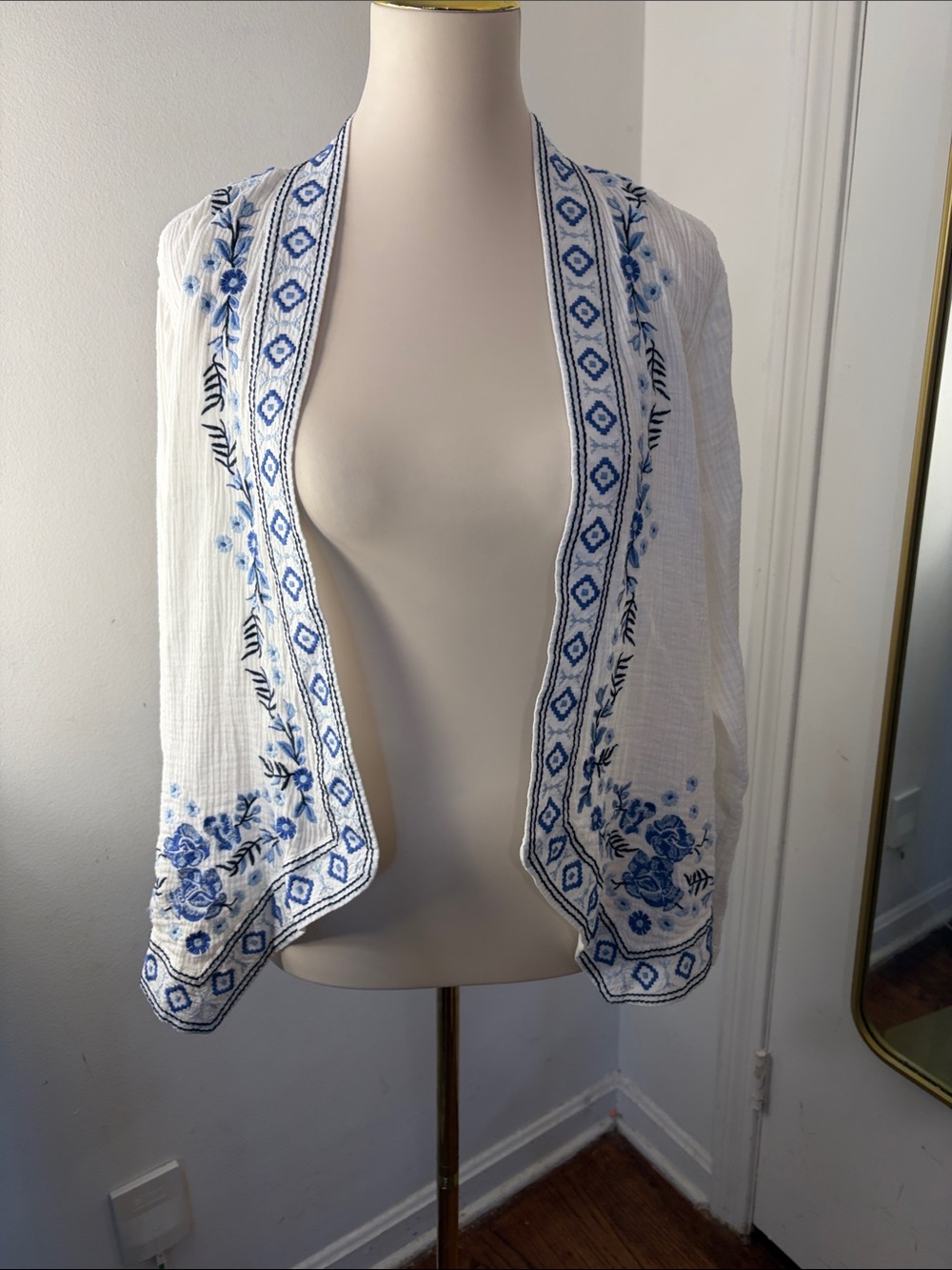 J. Jill White Open Front Bohemian Cotton Top with Blue Embroidered Detail